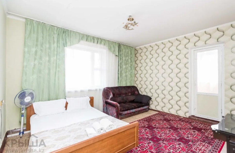 1-комнатная квартира, мкр. Самал-1, 24, 40 м², фото 3